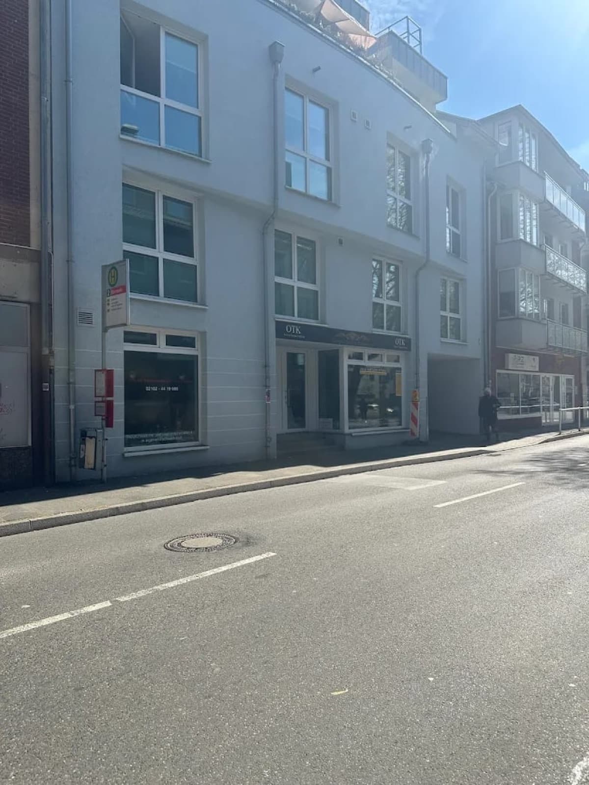 Ladenlokal Teppichwäscherei R.T. in Ratingen — Straßenansicht